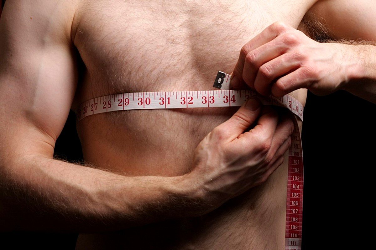 STEP 04 for Daily Weight Loss Routine for Beginners: A Simple Plan You Can Actually Stick With: Drink a Tall Glass of Water Before Dinner