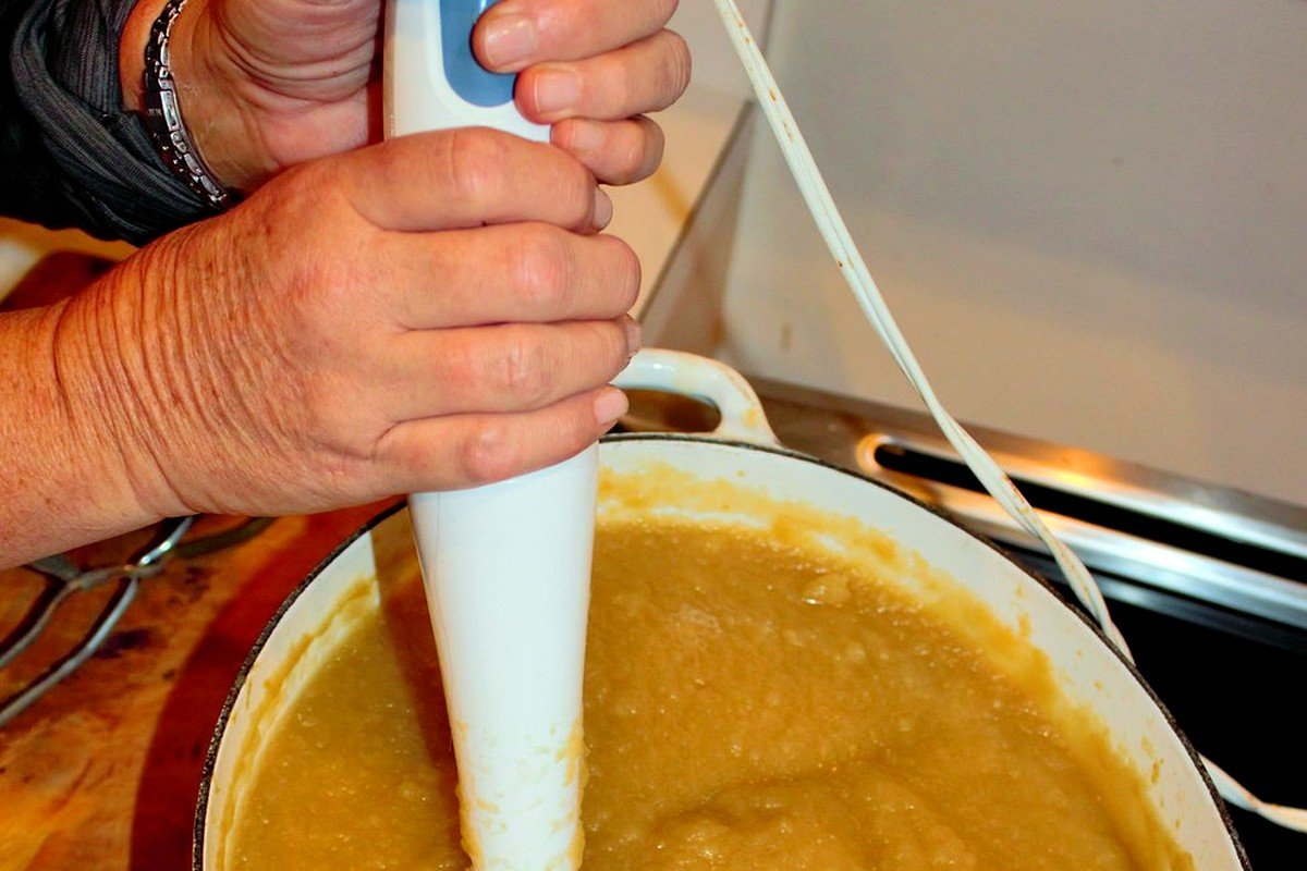 STEP 05 for Easy Slow-Cooker High-Protein Spiced Apple Butter: Smooth Puree with Immersion Blender