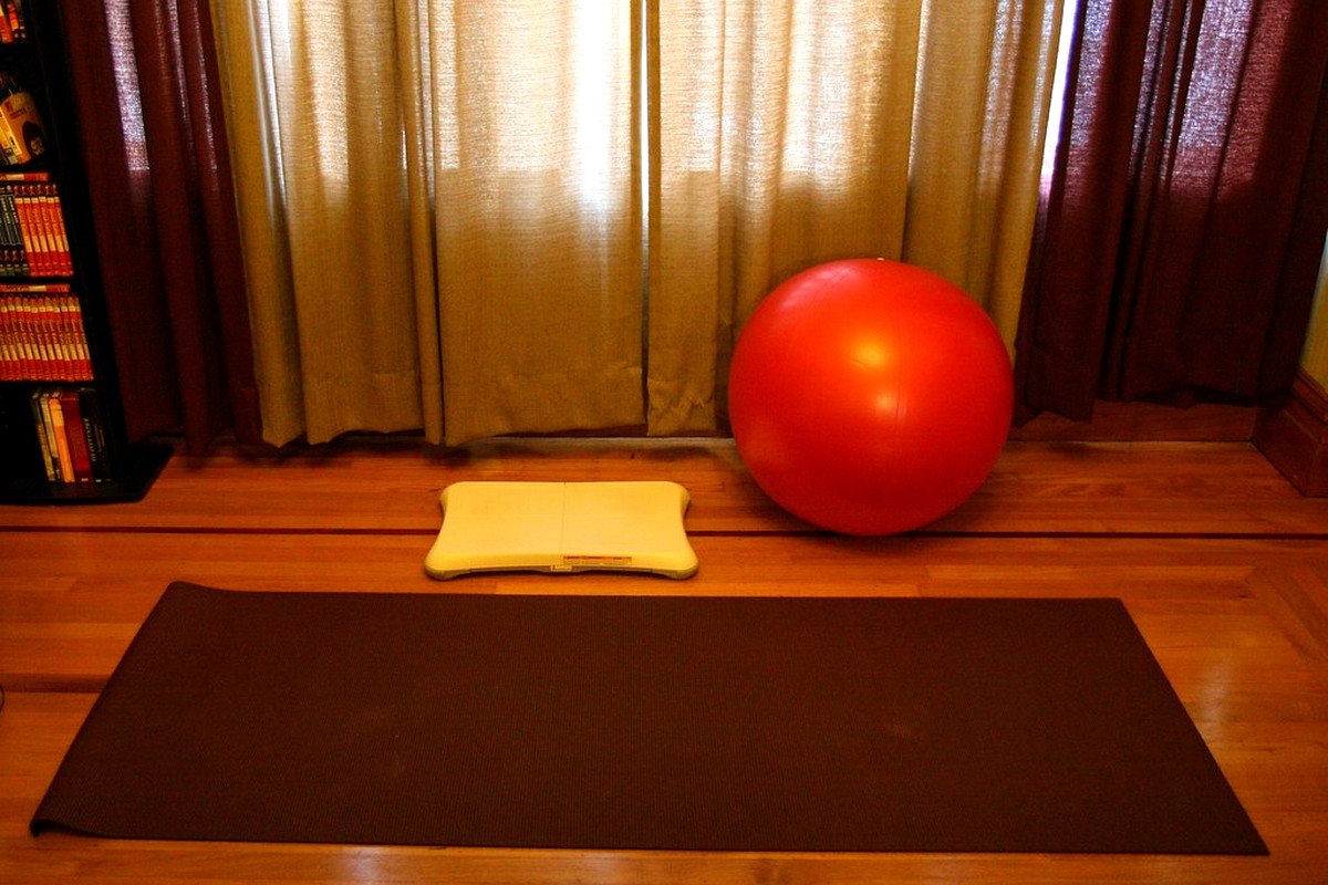 MISTAKES TO AVOID for Low-Impact Home Workouts for Knee Pain: Gentle Exercises That Keep You Moving: What to Skip vs. What to Do Instead